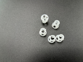 Изготовленная на заказ пластиковая литьевая форма с гарантийными защелками ISO9001, изготовленными из прозрачного пластика